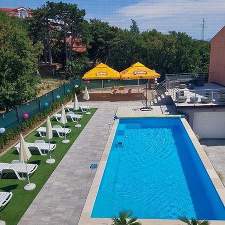 Apartments Adria ซริกเวนิซา ภายนอก รูปภาพ