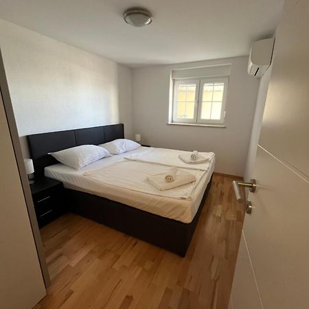 Apartments Adria ซริกเวนิซา ภายนอก รูปภาพ